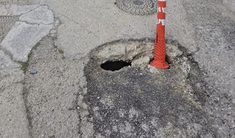 Θ. Σισαλουης: Ντροπή! Επικίνδυνη λακκούβα για πάνω απο 2 μήνες στην Καρδάμαινα! 