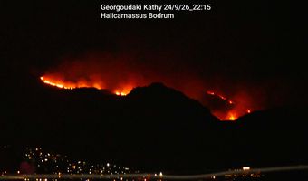 Μεγάλη φωτιά στα απέναντι τουρκικά παράλια – Ορατές οι φλόγες από την Κω
