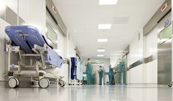 Ηλιούπολη: Έχασε τη μάχη για τη ζωή η δεύτερη 17χρονη που είχε πέσει από ταράτσα πολυκατοικίας