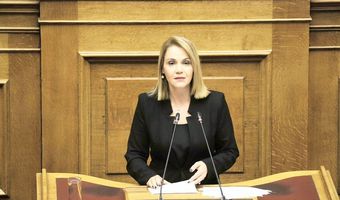 Στη Βουλή από τη Μίκα Ιατρίδη το αίτημα για νέα ακτοπλοϊκή γραμμή που ενώνει Κυκλάδες και Δωδεκάνησα