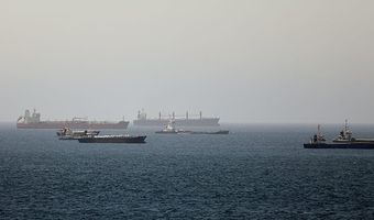 Ανάφλεξη στη Μέση Ανατολή: Το Ιράν έκλεισε τα Στενά του Ορμούζ και χτύπησε δύο πλοία, το ένα κυπριακό - Άμεση απάντηση από τις ΗΠΑ