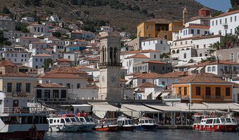 Αδιανόητο: Στην Ύδρα ζητούν μέχρι και 880 ευρώ ενοίκιο από εκπαιδευτικούς και τους δίνουν σπίτι... από Νοέμβριο