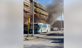 Θεσσαλονίκη: Φωτιά σε λεωφορείο των ΚΤΕΛ