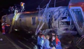 Σύγκρουση τρένων στην Ισπανία – Τουλάχιστον 10 νεκροί και εκατοντάδες τραυματίες