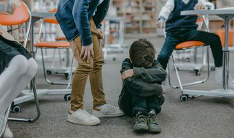 Ρόδος: Υποχρέωσαν συμμαθητή τους από το δημοτικό να πιει νερό από καζανάκι τουαλέτας