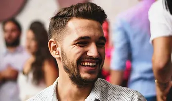 Συντετριμμένοι συγγενείς και φίλοι του 27χρονου δασκάλου που έχασε ξαφνικά τη ζωή του στο Ρέθυμνο – «Δεν είχε πρόβλημα υγείας»