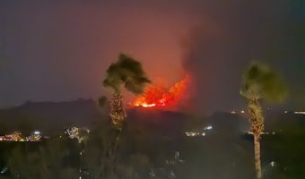 Μεγάλη φωτιά στα απέναντι τουρκικά παράλια – Ορατές οι φλόγες από την Κω