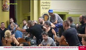 Λέσβος: Κτηνοτρόφοι «μπούκαραν» στην Περιφέρεια Β. Αιγαίου - Οργή για τον αφθώδη πυρετό