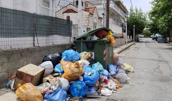 Β. ΧΑΔΟΥΛΗΣ: Η ΚΩΣ ΒΡΩΜΑΕΙ ΚΑΙ Η ΔΗΜΟΤΙΚΗ ΑΡΧΗ ΠΑΝΗΓΥΡΙΖΕΙ