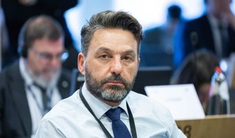 Η φωνή των μικρών νησιών στην Ευρώπη: Παρέμβαση του δημάρχου Χάλκης στις Βρυξέλλες