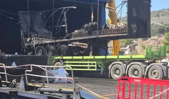 Η αποκάλυψη της καταστροφής για το BLUE CARRIER 2 - Οι πρώτες εικόνες από τα οχήματα