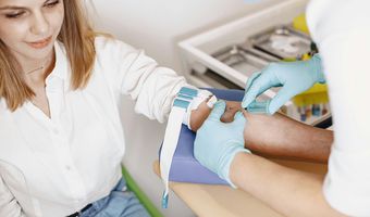 Μικροβιολόγοι Κω: Βρισκόμαστε σε κατάσταση οικονομικής κατάρρευσης και επαγγελματικής επιβίωσης