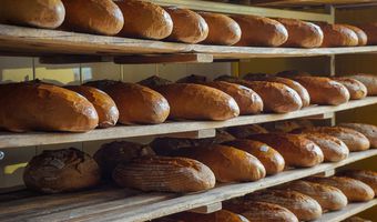 Νέες ανατιμήσεις σε άλευρα και ξηρούς καρπούς – Σήμα κινδύνου από τους αρτοζαχαροπλάστες