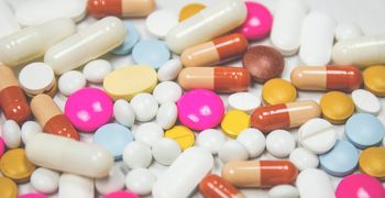 Πρώτοι στην κατανάλωση αντιβιοτικών οι Έλληνες - Σταφυλόκοκκος και κολοβακτηρίδιο αυξάνονται στην Ελλάδα