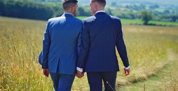Από το 2022 τελούνται γάμοι ομόφυλων ζευγαριών στην Κω - Τι δηλώνει ο κ. Βασίλης Μανιάς