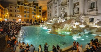 Πόσα χρήματα μαζεύουν στη Fontana di Trevi στη Ρώμη;
