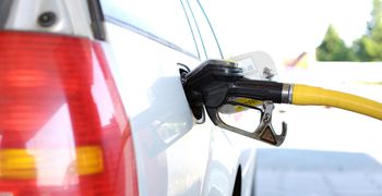 Σταθερά ανοδική η τιμή της βενζίνης