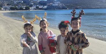 Χριστουγεννιάτικες ευχές από την Ψέριμο – Ένα μήνυμα ελπίδας από τα πιο αγνά χαμόγελα των μικρών παιδιών