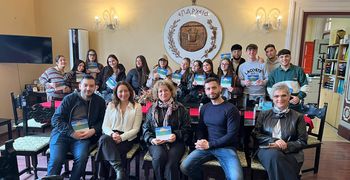 Λύκειο από τη Νάπολη επισκέφτηκε την Έπαρχο Ντίνα Σβύνου