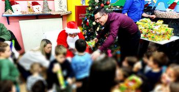 Δώρα και χαμόγελα από τον Άγιο Βασίλη στα παιδιά των στελεχών της ΕΛ.ΑΣ. στην Κω