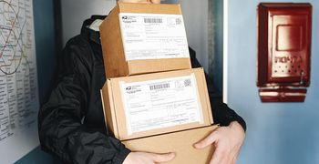 Τέλος τα μετρητά στις αντικαταβολές μέσω courier – Πώς θα πληρώνουμε τα δέματα
