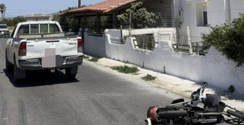 Τροχαίο ατύχημα στο Πυλί: Μηχανάκι συγκρούστηκε με μικρό φορτηγό - Στο νοσοκομείο ο οδηγός