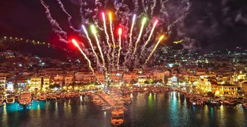 Η Κάλυμνος τίμησε τη Ναυμαχία του Γέροντα με μια συγκλονιστική αναπαράσταση στο λιμάνι