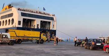 Σε ισχύ απαγορευτικό απόπλου στα λιμάνια λόγω των ισχυρών φαινομένων  