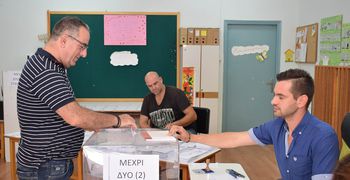 "Σηκώνουν μανίκια" τα στελέχη κομμάτων στα Δωδ/σα - Σε πλήρη ετοιμότητα για το ενδεχόμενο πρόωρων εκλογών