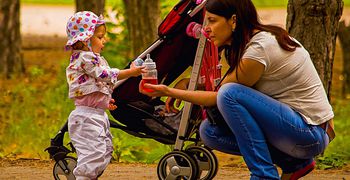 Επίδομα για 677.000 παιδιά στο τέλος του μήνα – Ποιους αφορά