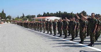 Πρόστιμα έως 6.000 ευρώ μέσω εφορίας για τους "κοπανατζήδες" από το Στρατό