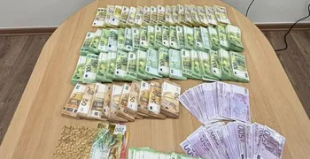 Η ανακοίνωση της ΕΛ.ΑΣ. για την υπόθεση με τα στημένα στο μπάσκετ: Κατασχέθηκαν 931.463 ευρώ, 14 κινητά τηλέφωνα, μπλούζες ομάδας