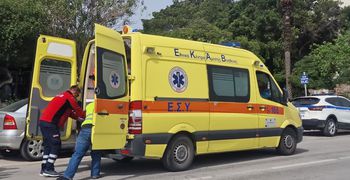 Το Yπ. Υγείας ψάχνει πληρώματα στα νησιά για τα ασθενοφόρα - Ο στρατός και η εργασία με «μπλοκάκι»