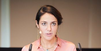 Δ. Μιχαηλίδου: Νέο πακέτο παρεμβάσεων για το στεγαστικό – 2.000 κοινωνικές κατοικίες και έως 36.000 ευρώ για ανακαινίσεις