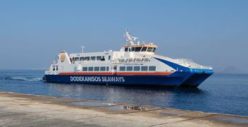 Αναστολή απόπλου του καταμαράν «ΔΩΔΕΚΑΝΗΣΟΣ ΕΞΠΡΕΣ» στην Τήλο γιατί το πλήρωμα υπερέβη τις ώρες εργασίας