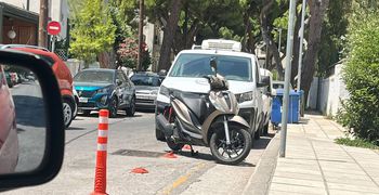 Aναγνώστης: Επικίνδυνο σημείο στην οδό Κοραή – Χρειάζεται άμεση παρέμβαση