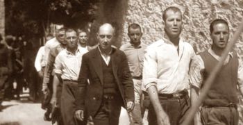 Σχόλιο του κ. Α. Πατάκου για τους 200 εκτελεσμένους στην Καισαριανή 