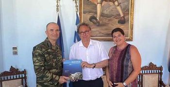 ΕΠΙΣΚΕΨΗ ΤΟΥ ΑΡΧΗΓΟΥ ΓΕΣ ΚΑΙ ΤΗΣ ΣΤΡΑΤΙΩΤΙΚΗΣ ΗΓΕΣΙΑΣ ΣΤΗ ΝΙΣΥΡΟ