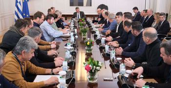 Οι ανακοινώσεις του Πρωθυπουργού μετά τη μαραθώνια συνάντηση με τους αγρότες – Αυτές είναι οι επιπλέον βελτιώσεις στα μέτρα ενίσχυσης