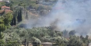 Φωτιά στα Σπάτα: Εντοπίστηκε νεκρός σε αυτοκίνητο