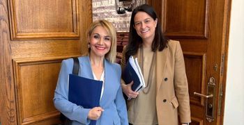 Το ζήτημα των ξεναγών και των ενσήμων τους έθεσε η Μίκα Ιατρίδη στην Υπ. Εργασίας