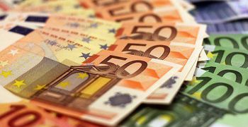 Νέα εποχή για τη Βουλγαρία: Η χώρα "μπήκε" στο ευρώ - Ανησυχία των πολιτών για αύξηση των τιμών