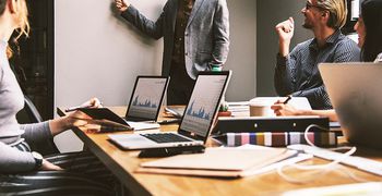 ΔΥΠΑ: Τα τελευταία ασφαλιστικά «χιλιόμετρα» πριν τη σύνταξη επιδοτεί με πρόγραμμα της για άνεργους από 57 έως 74 ετών