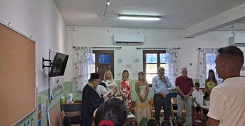 ΕΝΑ ΝΕΟ ΣΧΟΛΙΚΟ ΤΑΞΙΔΙ ΞΕΚΙΝΑ ΓΕΜΑΤΟ ΦΩΣ, ΕΛΠΙΔΑ ΚΑΙ ΠΑΙΔΙΚΑ ΧΑΜΟΓΕΛΑ ΣΤΑ ΣΧΟΛΕΙΑ ΤΗΣ ΝΙΣΥΡΟΥ