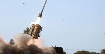 Παίρνει φωτιά πάλι η Μέση Ανατολή: Το Ισραήλ ξεκίνησε επιθέσεις στην Τεχεράνη