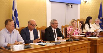 «Δεν μπορεί η πολιτική να είναι άθλημα πλουσίων»: Προβληματισμός στο Περιφερειακό Συμβούλιο για τις αποζημιώσεις των συμβούλων  