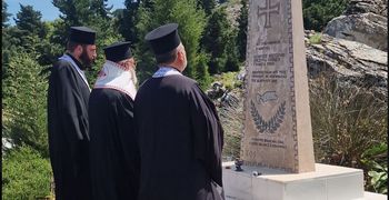 Ἐπιμνημόσυνη Δέηση στή Βουρρίνα, στή μνήμη τῶν Κώων πατριωτῶν πού ἀπαγχονίσθηκαν