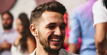 Συντετριμμένοι συγγενείς και φίλοι του 27χρονου δασκάλου που έχασε ξαφνικά τη ζωή του στο Ρέθυμνο – «Δεν είχε πρόβλημα υγείας»