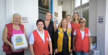 Διανομή σχολικών ειδών σε 93 μαθητές 45 οικογενειών από τον Ερυθρό Σταυρό Κω