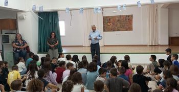 Eκδήλωση στο Δημ. Σχολείο Πυλίου για την γιορτή των παππούδων και των γιαγιάδων με καλεσμένο τον κ. Ν. Βλάχο 